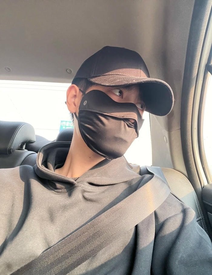 ảnh con trai khẩu trang đen cool