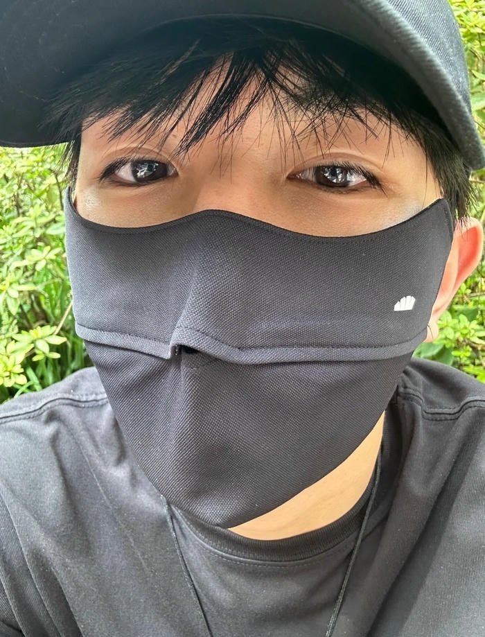 ảnh con trai khẩu trang đen đời thường