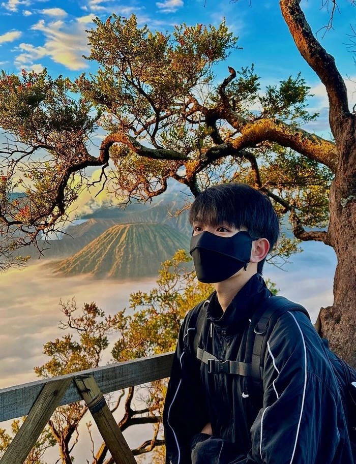 ảnh con trai khẩu trang đen nổi bật