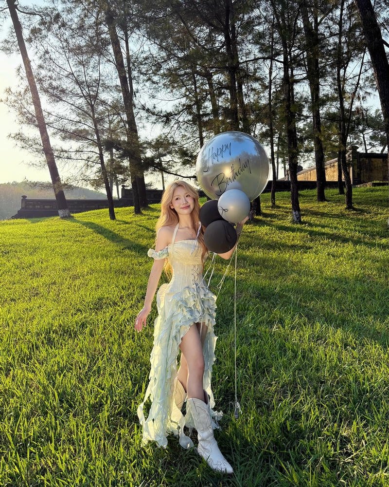 ảnh gái xinh 2k2 cá tính