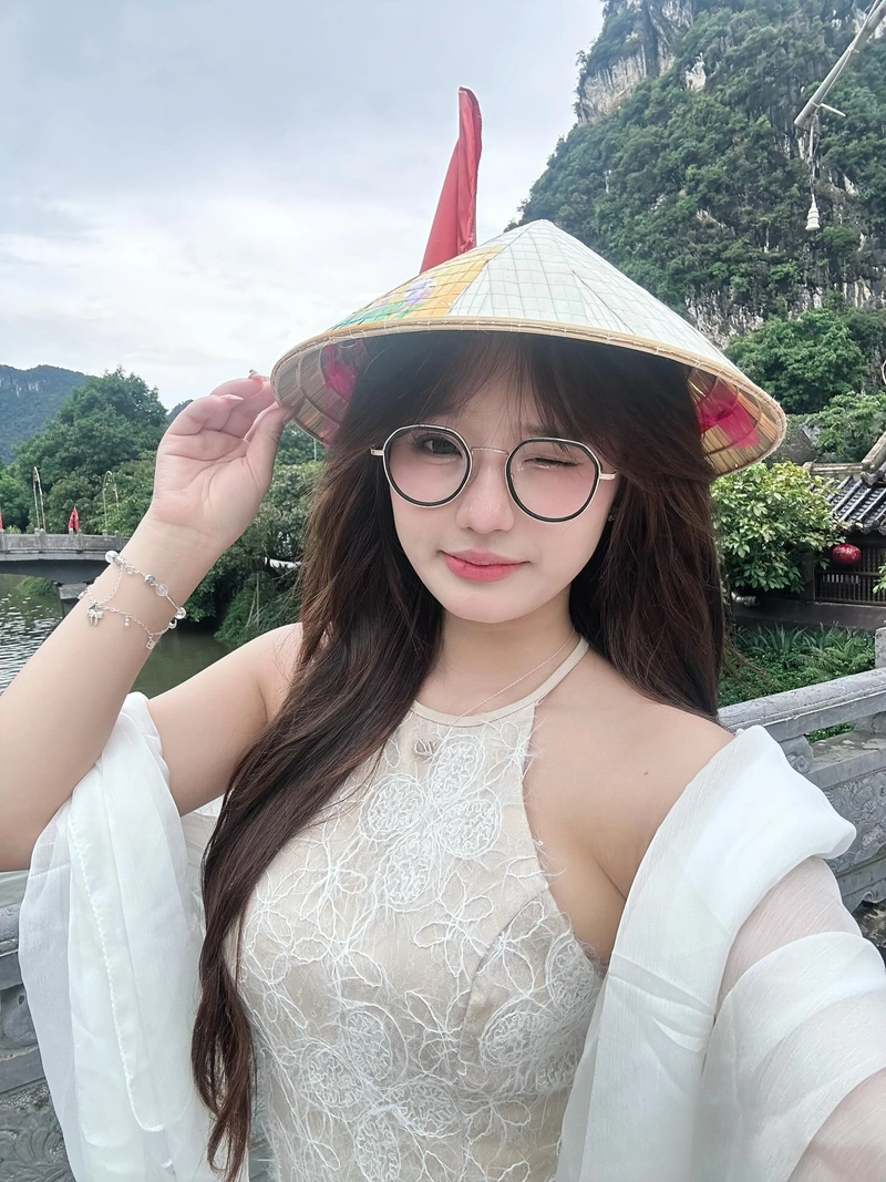 ảnh hot girl tóc dài đẹp cực hot