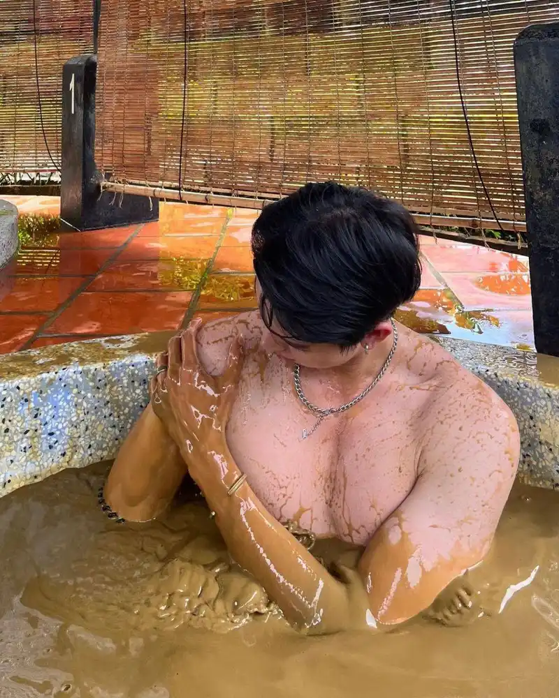 ảnh trai đẹp che mặt 18