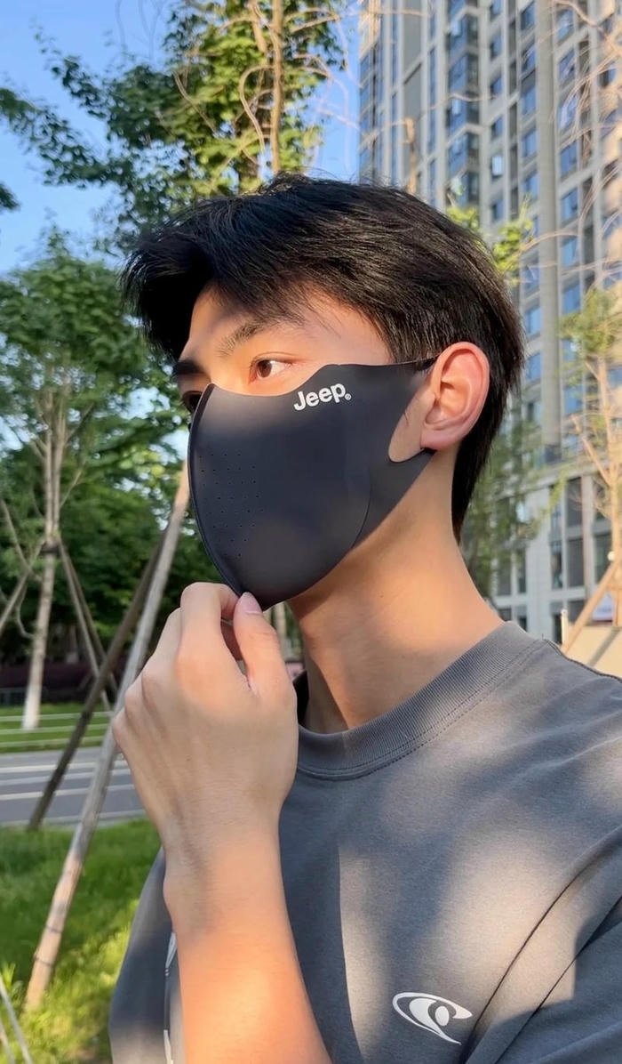ảnh trai đẹp đeo khẩu trang cuốn hút