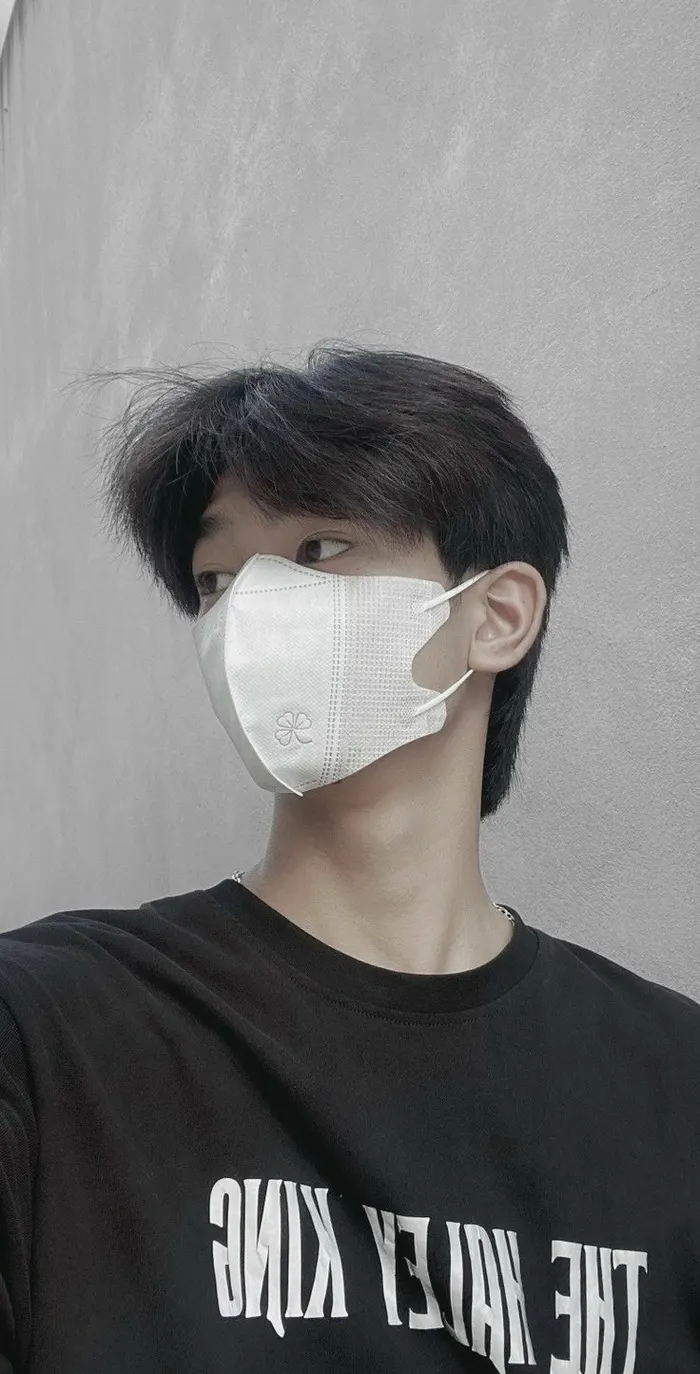 ảnh trai đẹp đeo khẩu trang k9