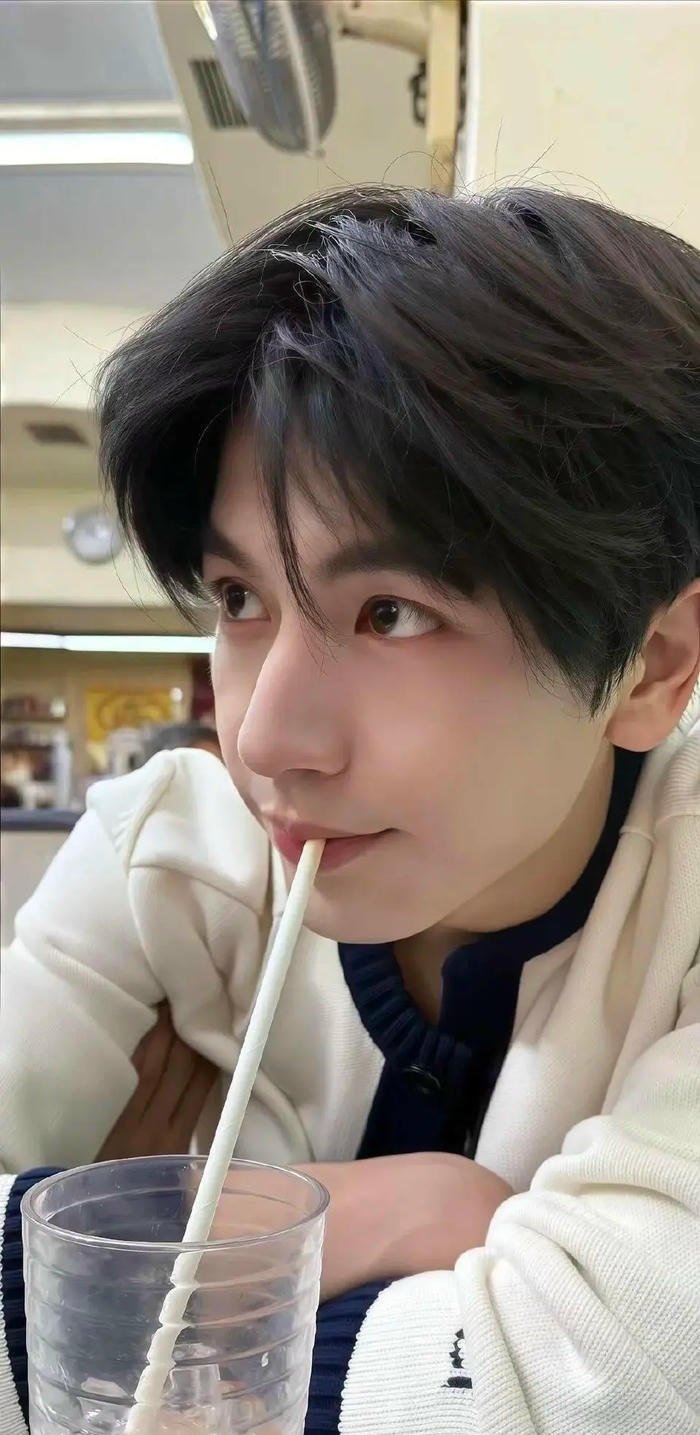 ảnh trai đẹp lạnh lùng