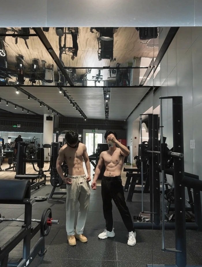 ảnh trai tập gym chuẩn form