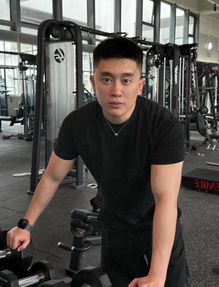 ảnh trai tập gym khỏe khoắn