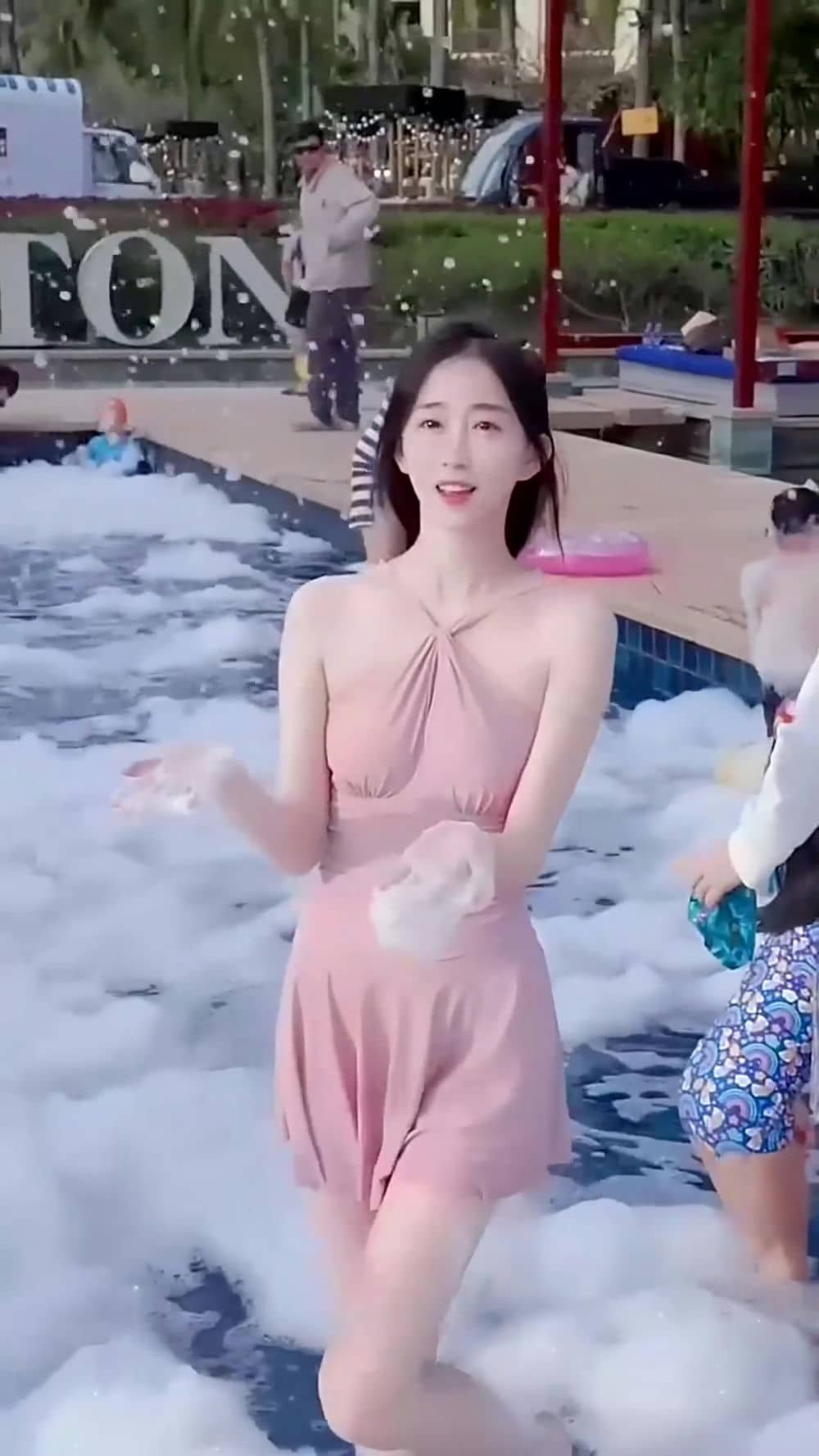 gai nhat mac bikini xinh