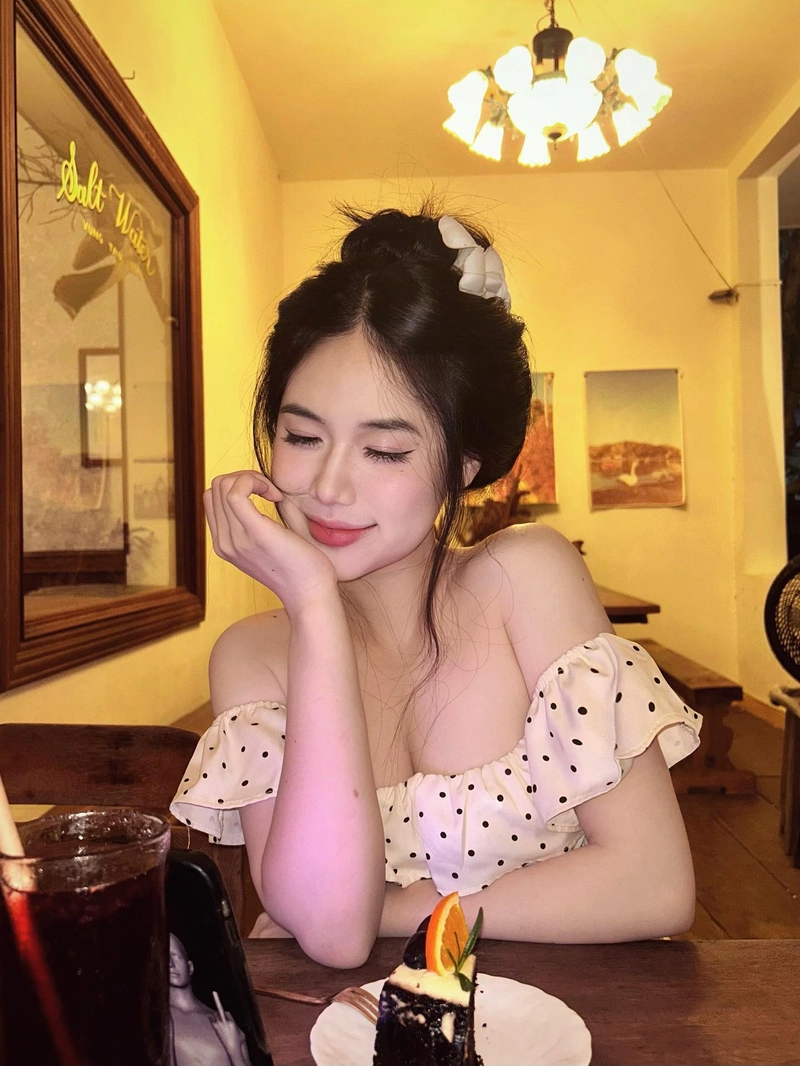 gái xinh 2k đáng iu