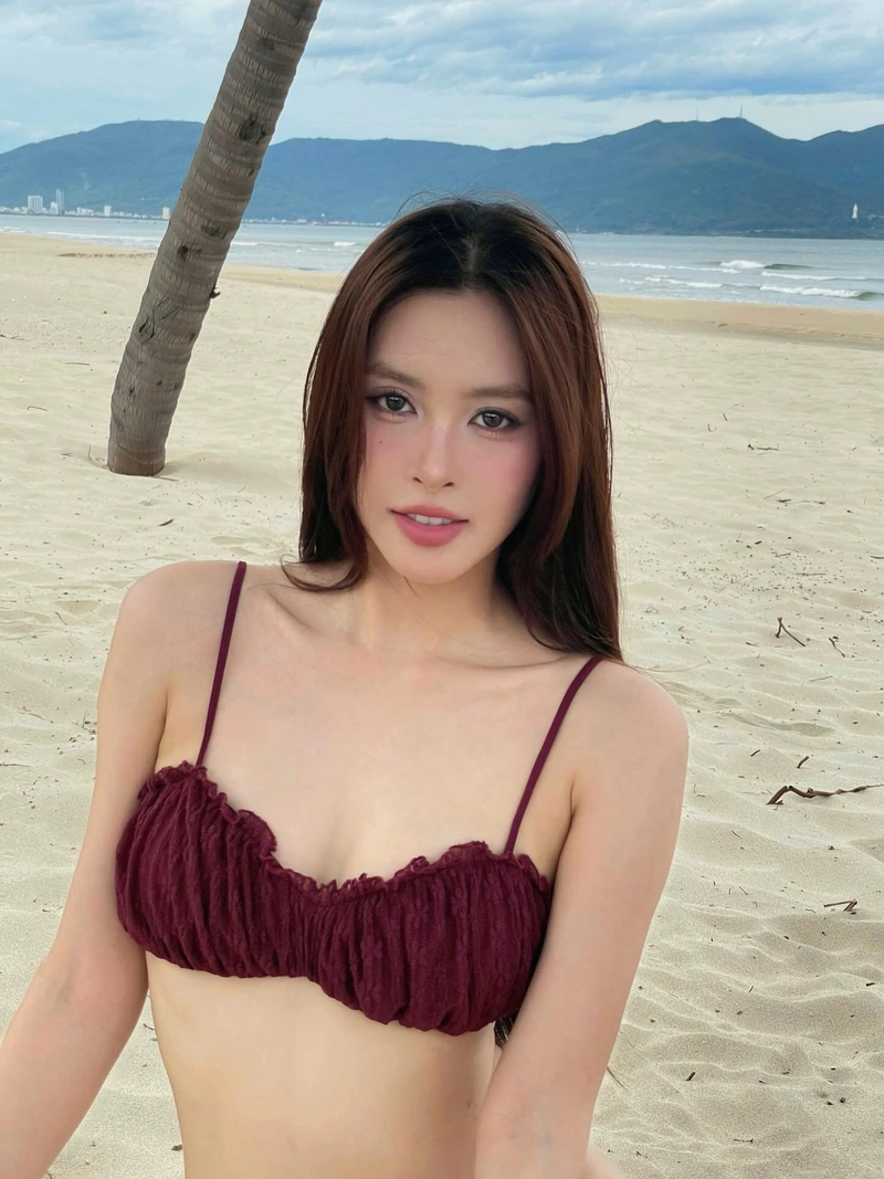 gái xinh 2k3 dáng chuẩn