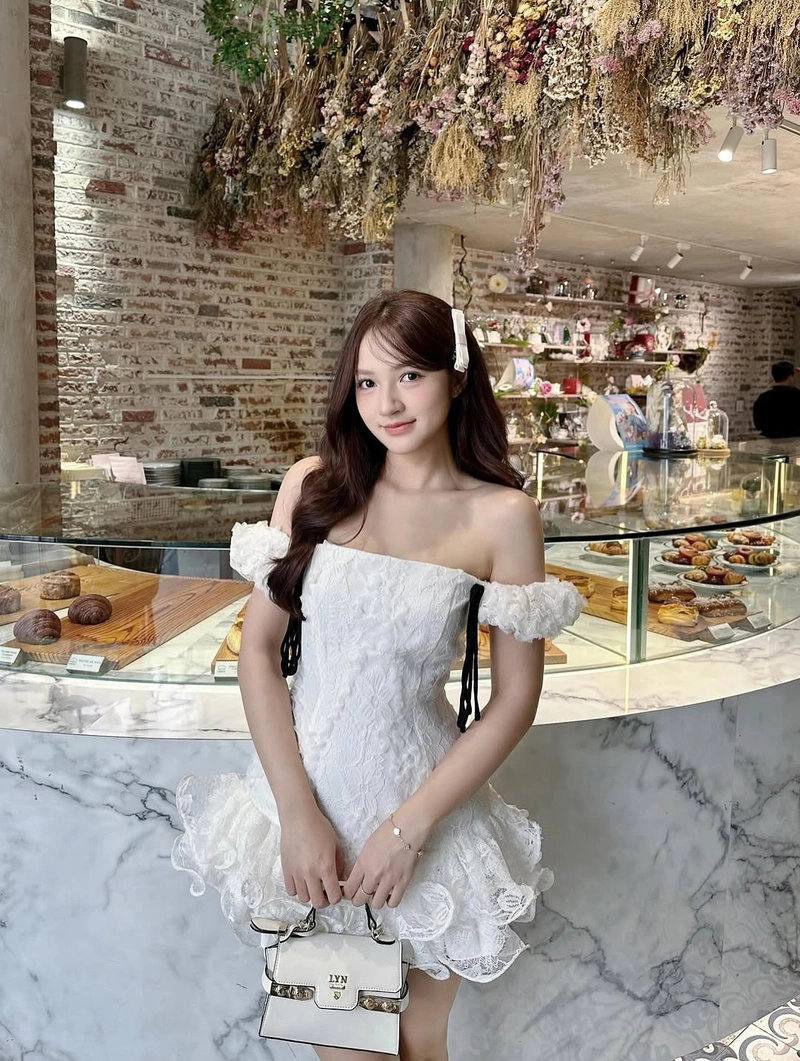 gái xinh 2k3 style học đường