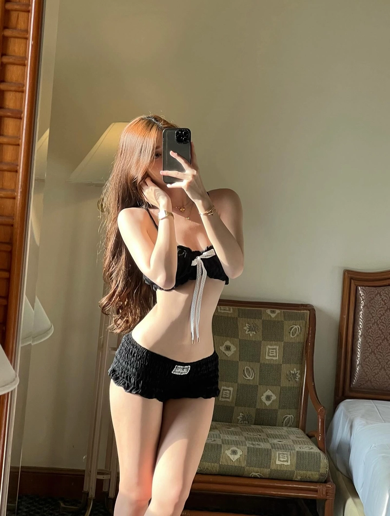 gái xinh mặc bikini tiktok