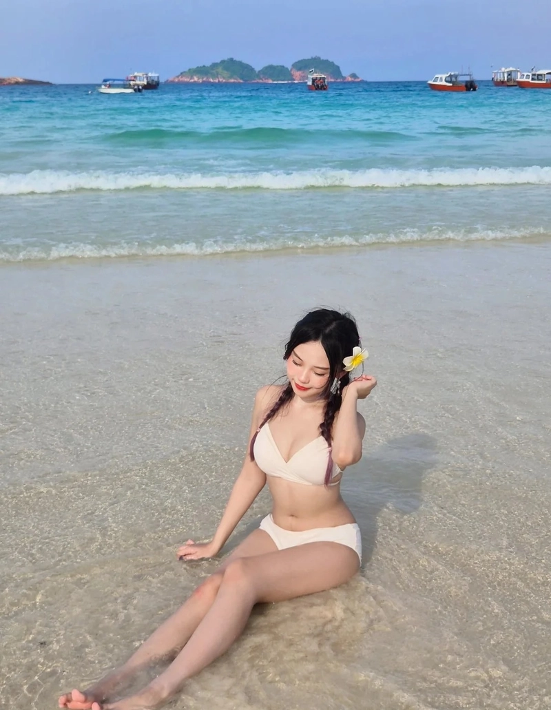 gái xinh trung quốc mặc bikini nóng bỏng