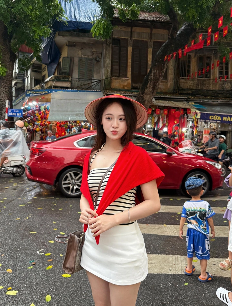 hot girl 2k5 yêu nước