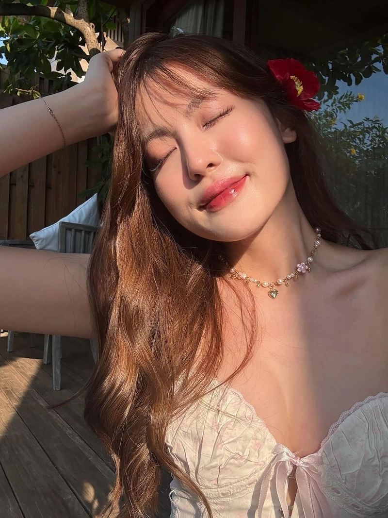hot girl mặt mộc cực chill