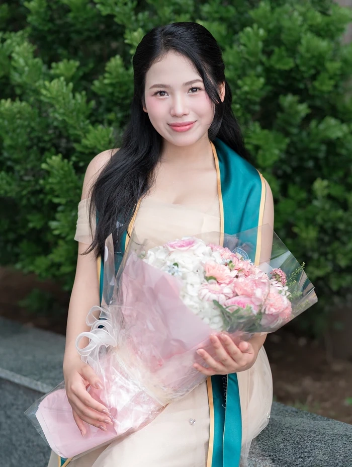 nữ sinh xinh tươi như thiên thần