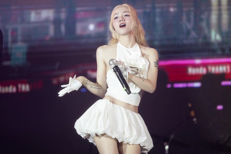 phương ly bikini 37