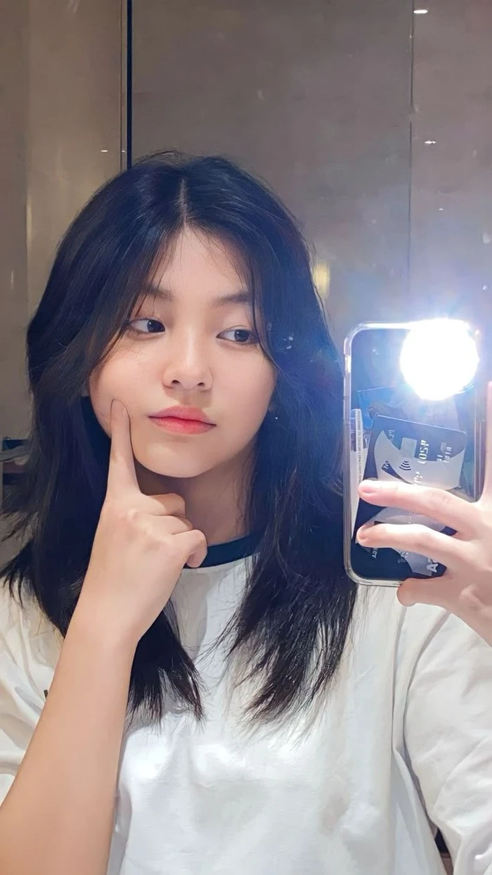 ảnh cô gái lớp 7