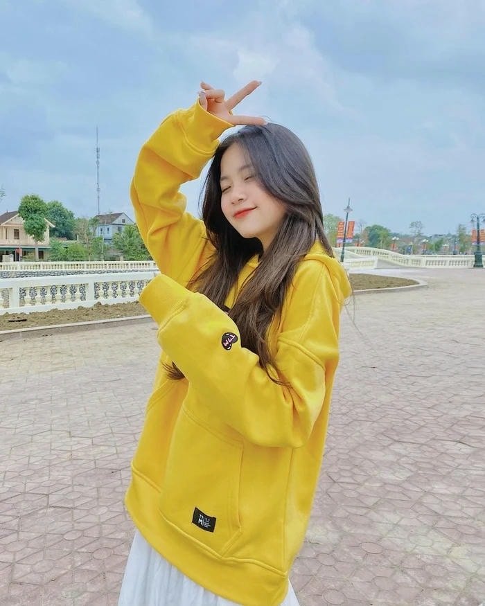 ảnh gái lớp 8 trên mạng xã hội