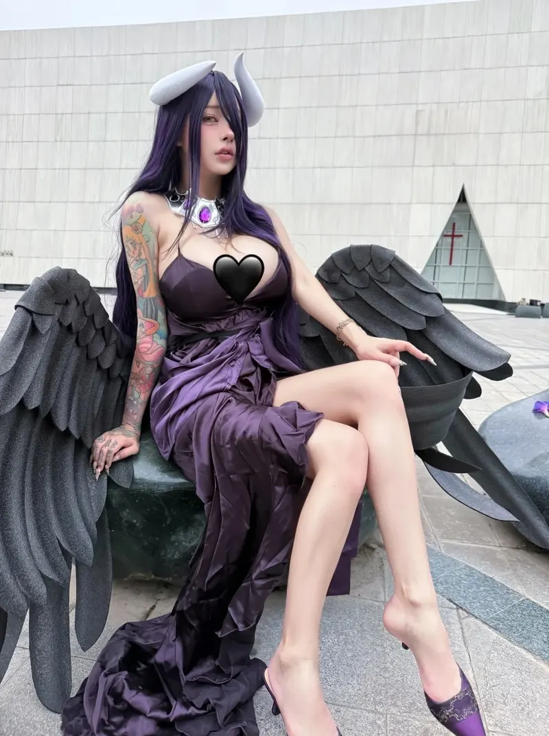 cosplay albedo 16