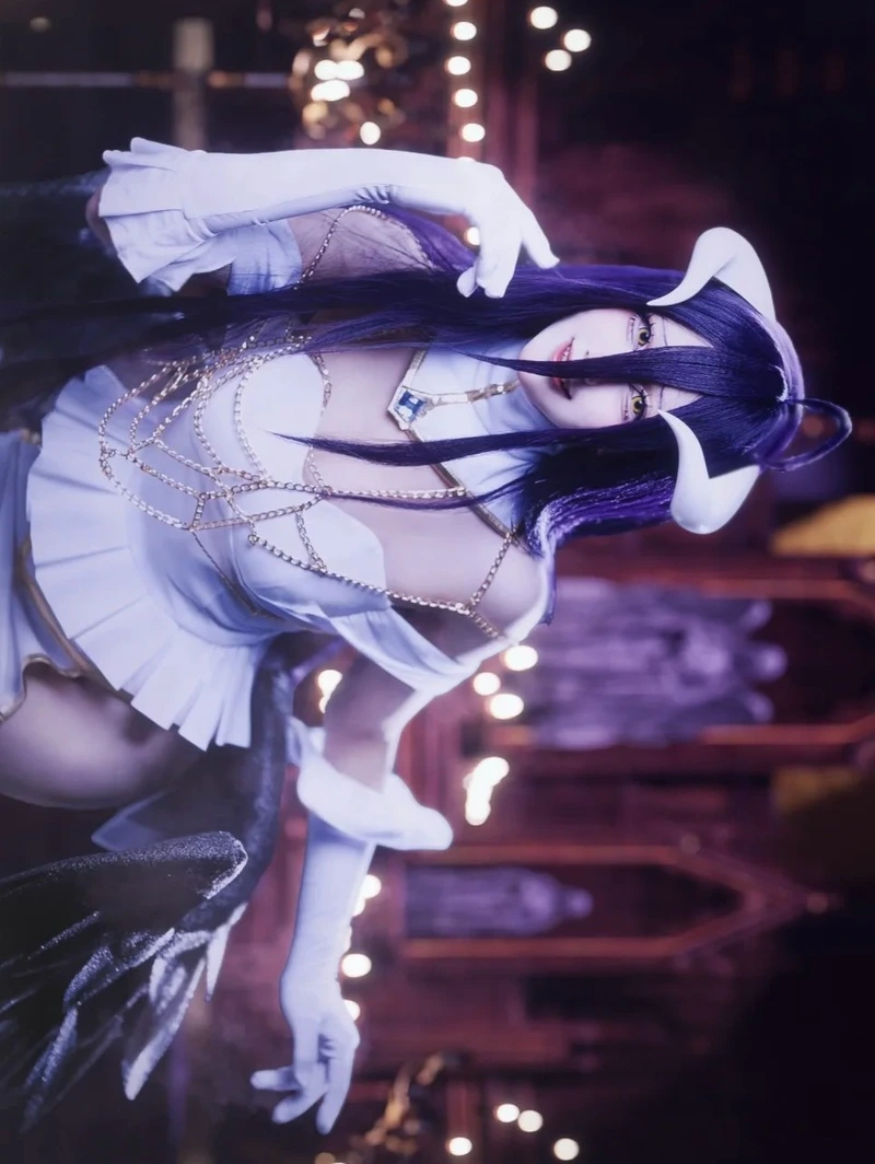cosplay albedo 18