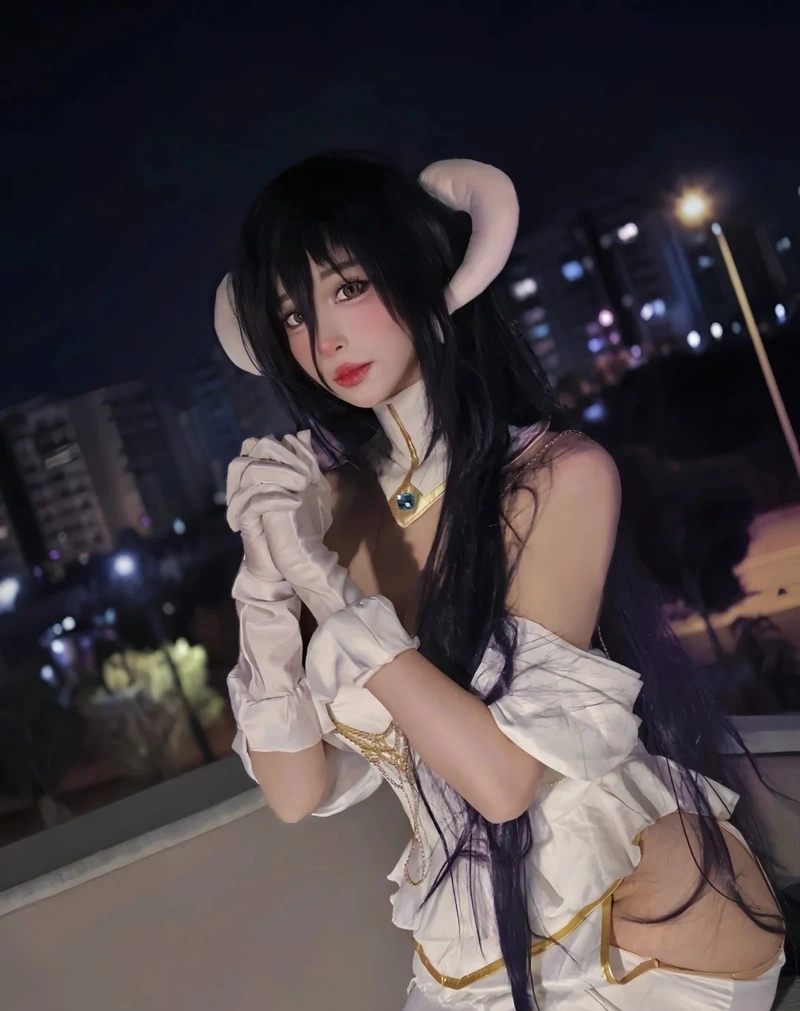 cosplay albedo 4