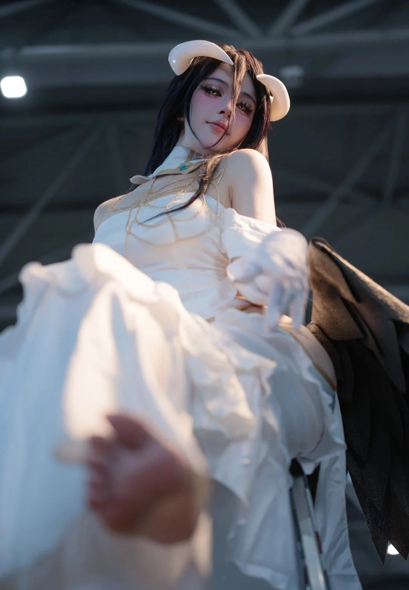 cosplay albedo 5