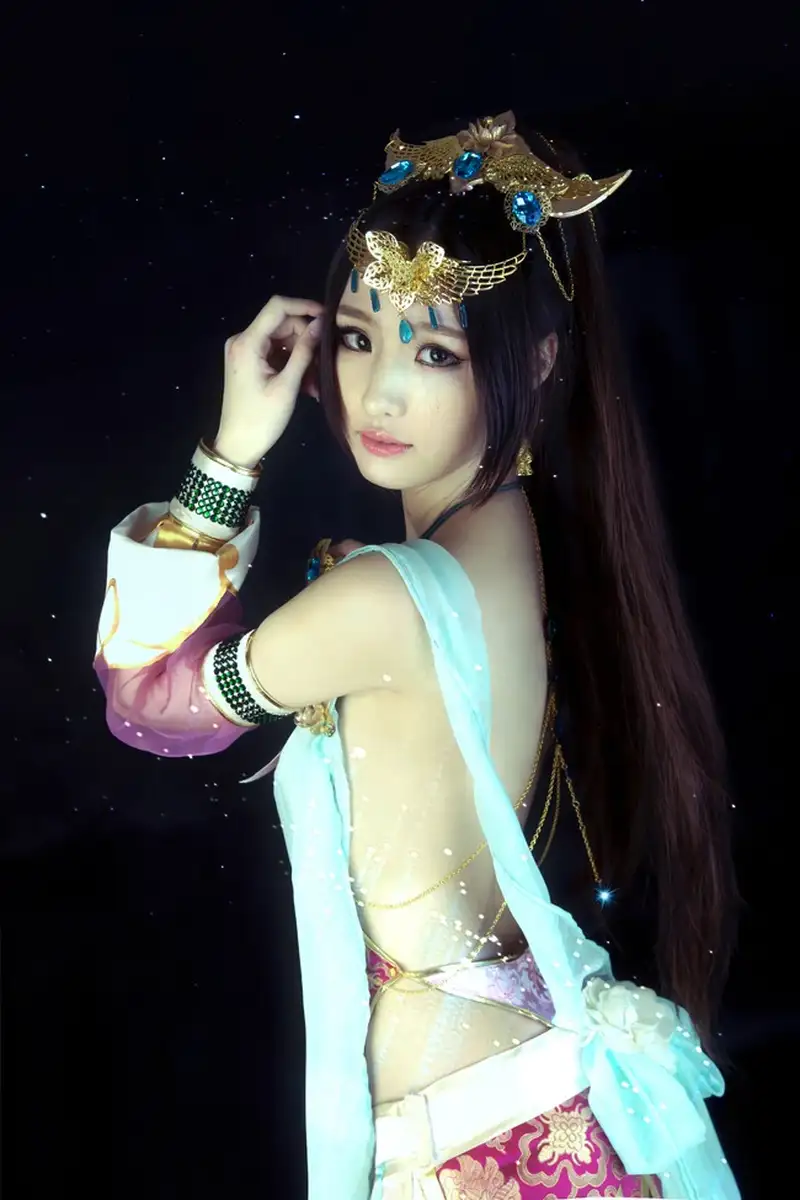 cosplay điêu thuyền đào tròn