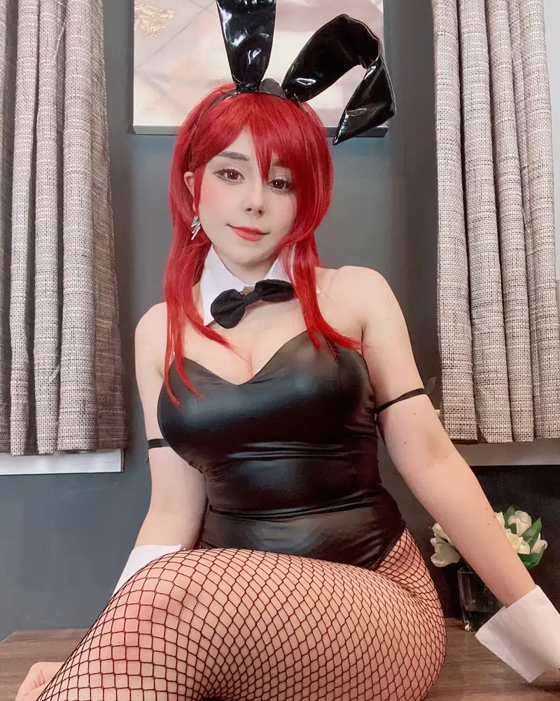 cosplay erza mông to