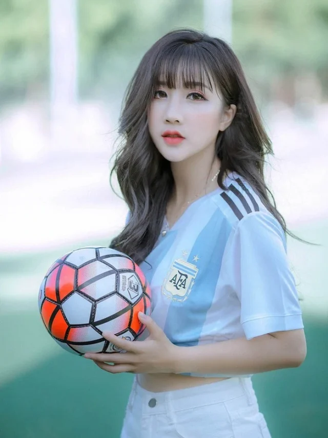 60+ Hot Girl Bóng Đá Ảnh Đẹp Nóng Bỏng Khó Rời Mắt