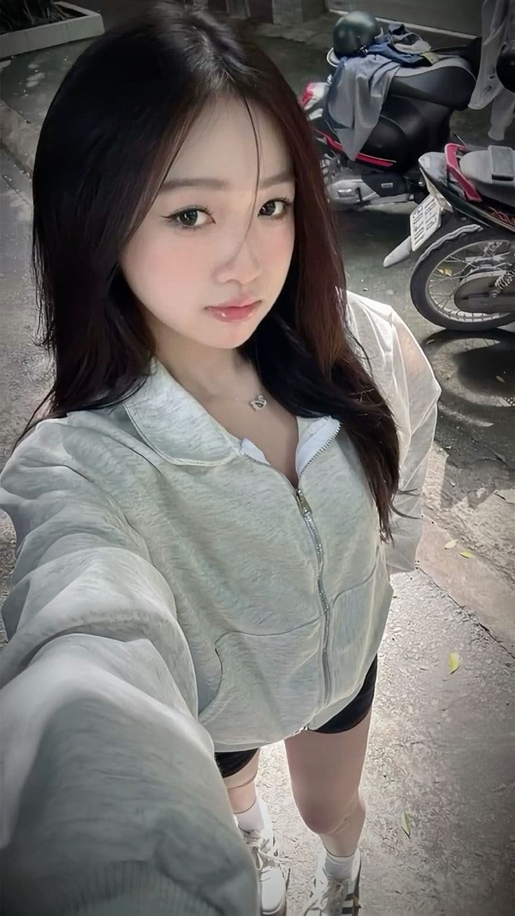 gái xinh 18 tuổi trong