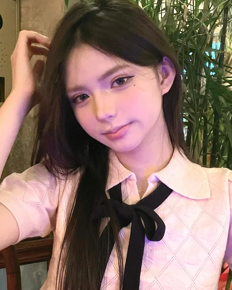 gái xinh 2k7