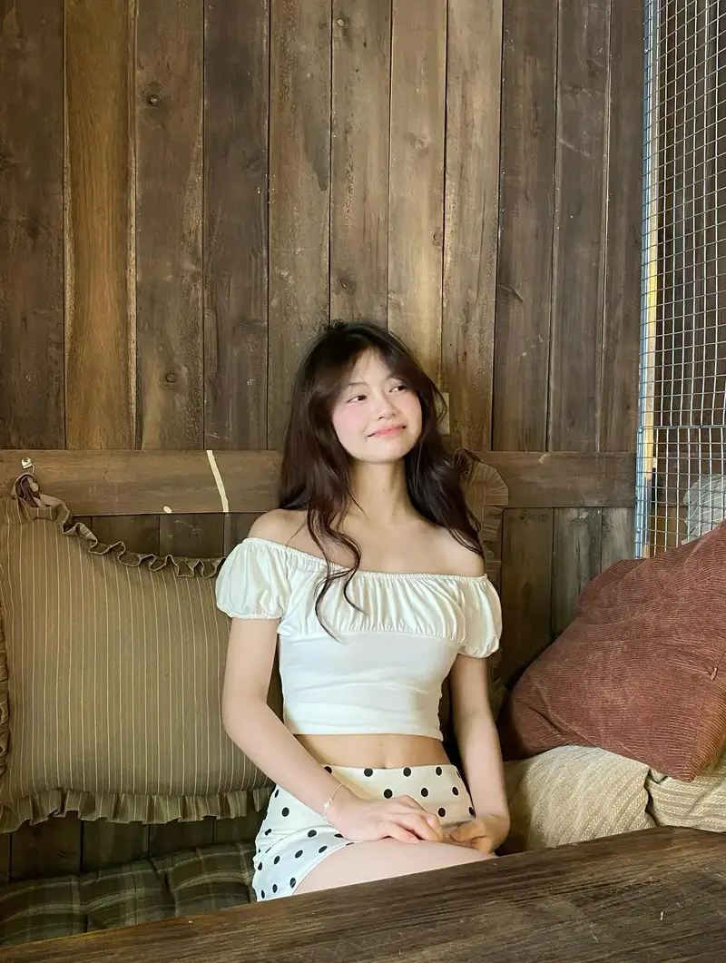 hot girl 2k2 2