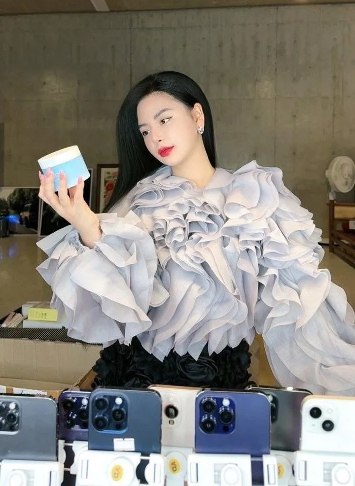 hot girl nguyễn hoàng mai ly 10