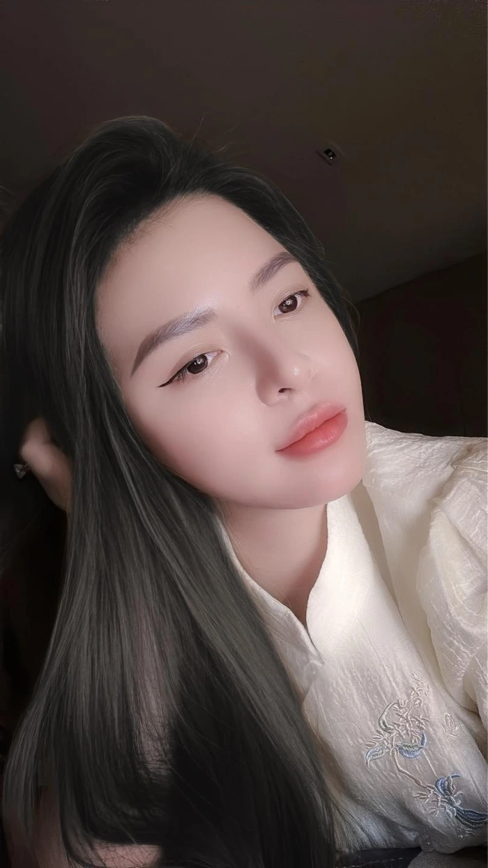 hot girl nguyễn hoàng mai ly 27