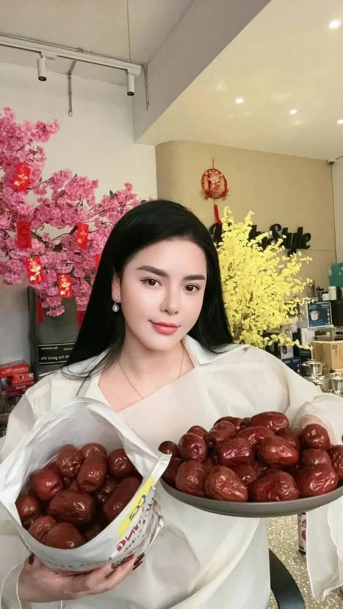 hot girl nguyễn hoàng mai ly 3