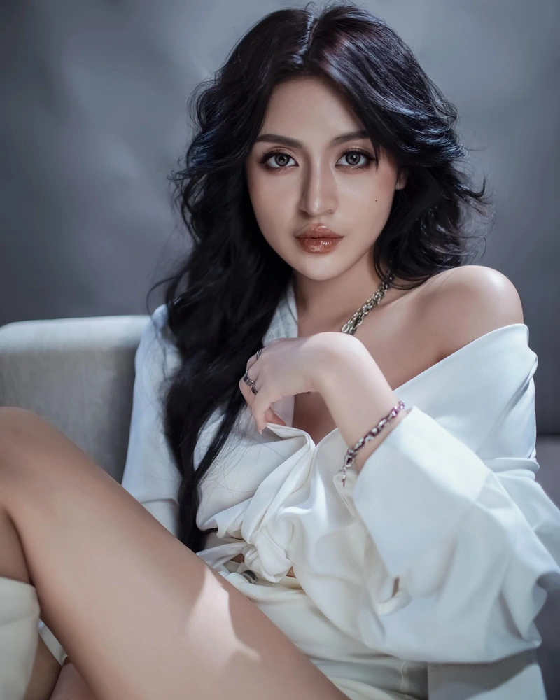 hot girl trứng rán 18