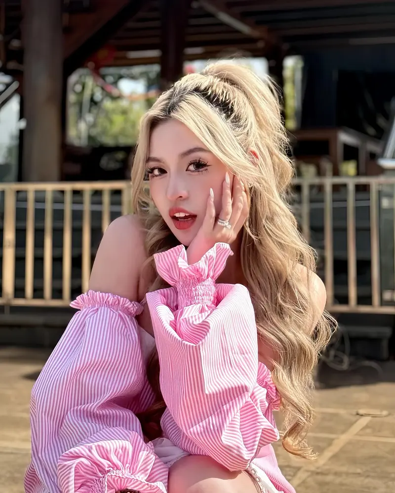 hot girl trứng rán 22