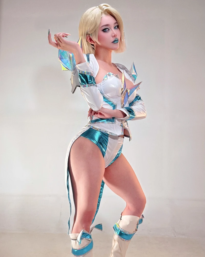 zinie quỳnh cosplay 20