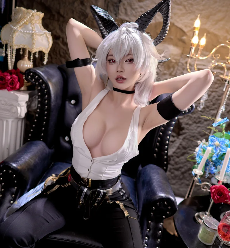zinie quỳnh cosplay 21