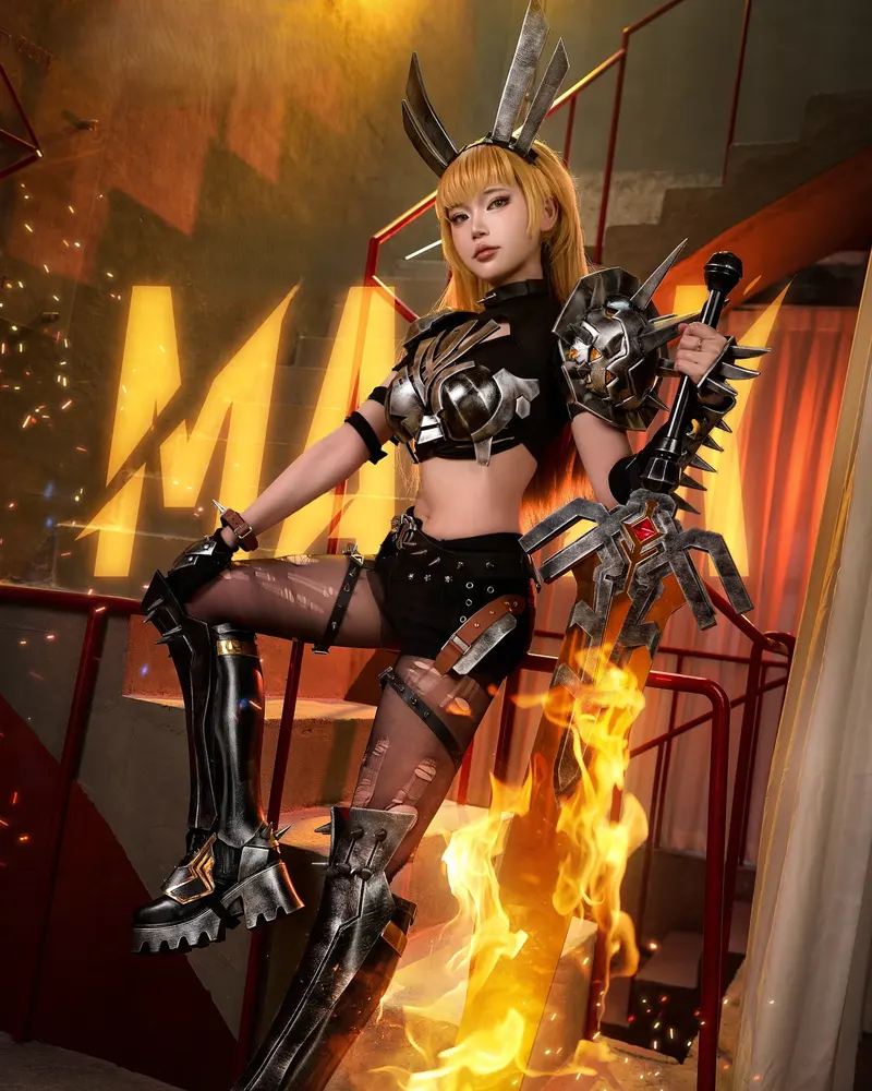 zinie quỳnh cosplay 23