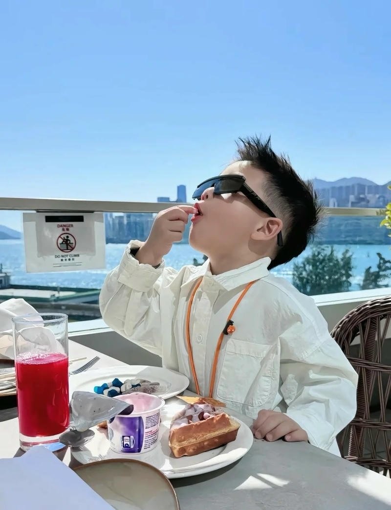 ảnh bé trai kháu khỉnh dễ thương