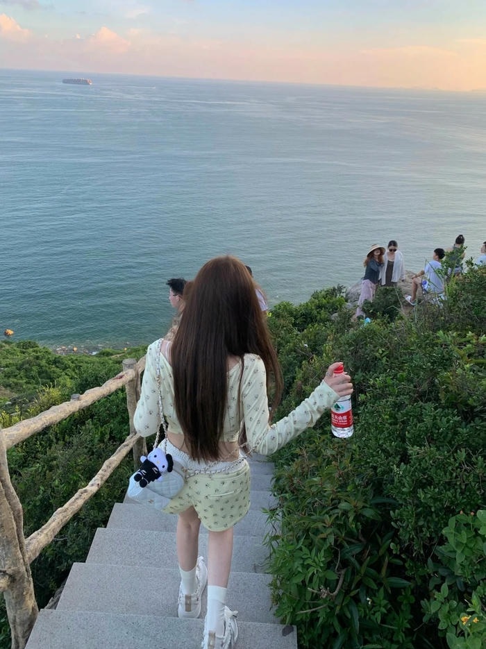 ảnh cô gái quay lưng 38