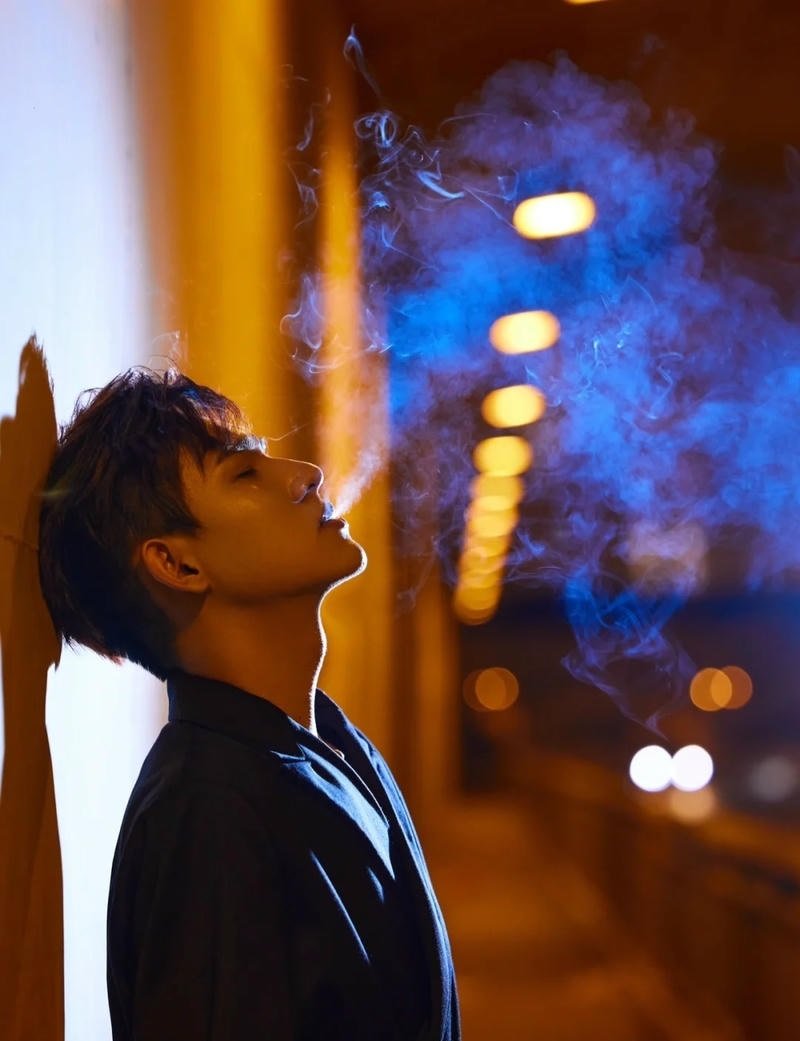 ảnh con trai buồn cô đơn