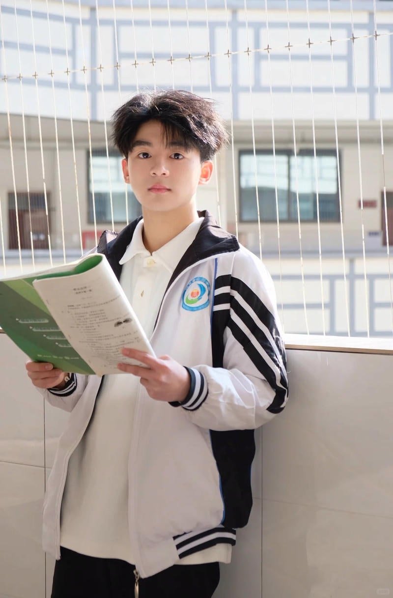 anh dep 13 tuoi dang hoc