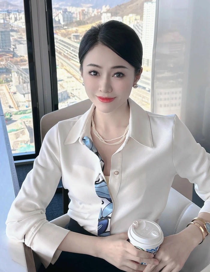 ảnh gái văn phòng 13