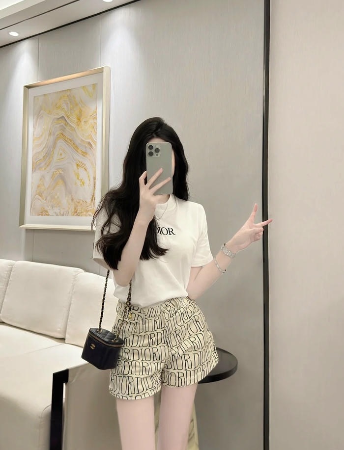 ảnh gái xinh che mặt bằng điện thoại 11