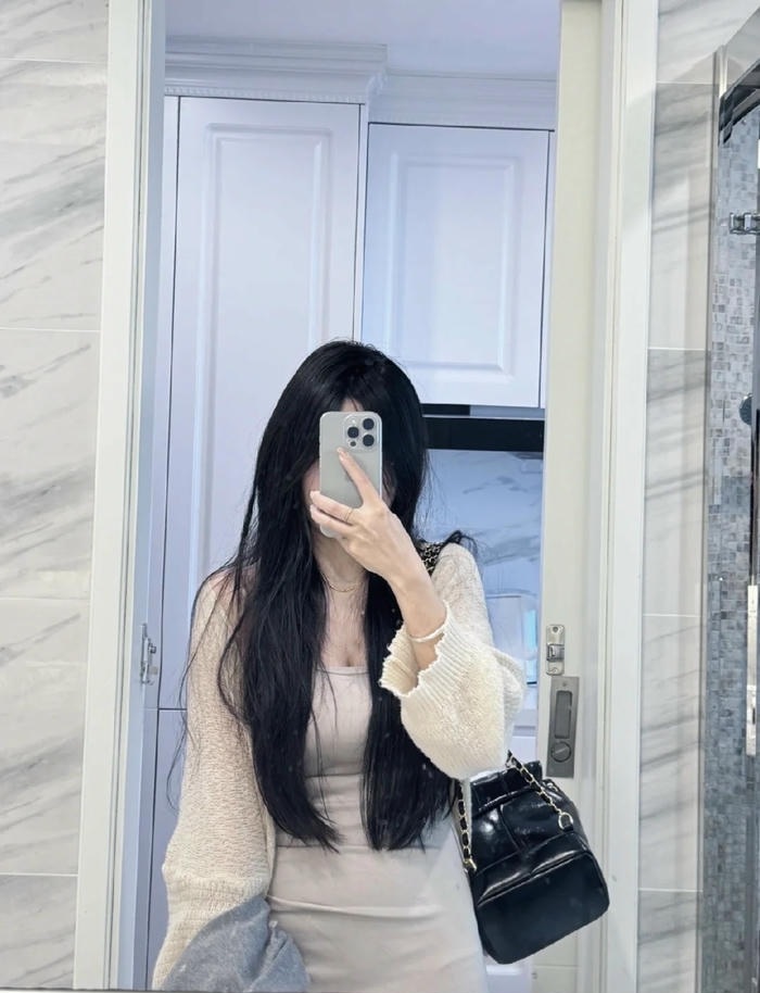 ảnh gái xinh che mặt bằng điện thoại 16