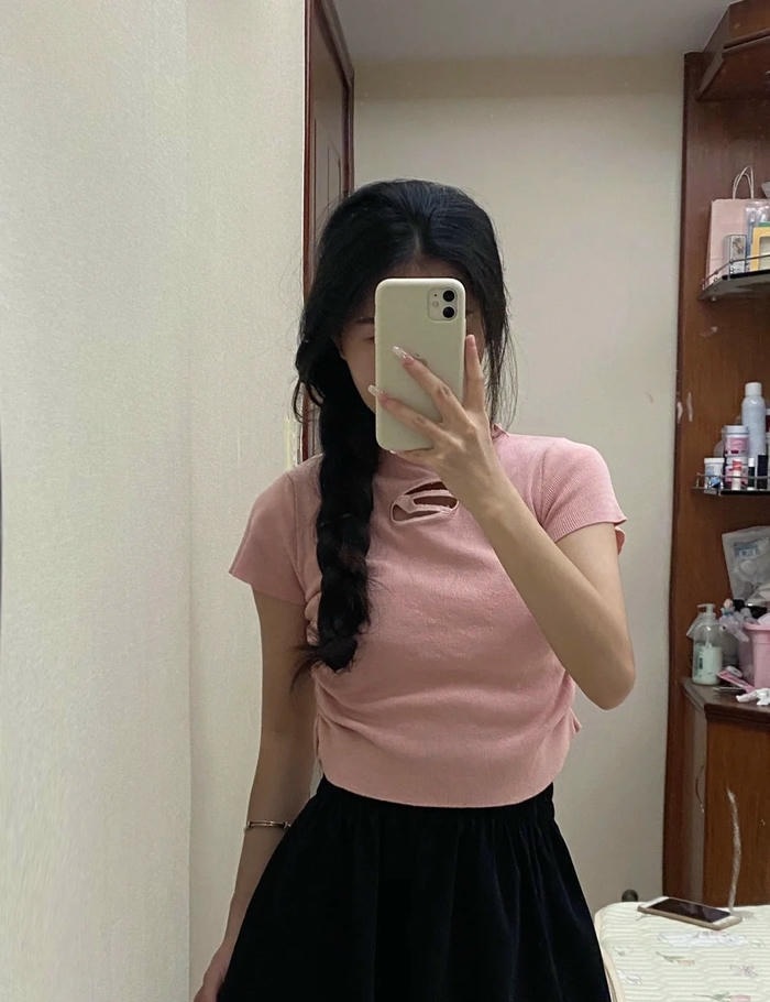 ảnh gái xinh che mặt bằng điện thoại 17