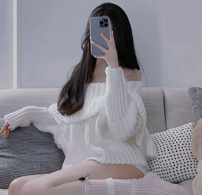 ảnh gái xinh che mặt bằng điện thoại 31